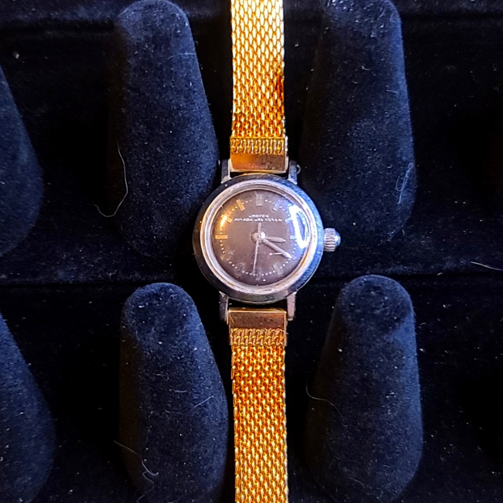 Gold Mesh Strap Women's Watch